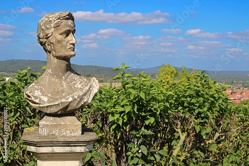 Photos blankenburg harz, deutschland - büste von julius cesar