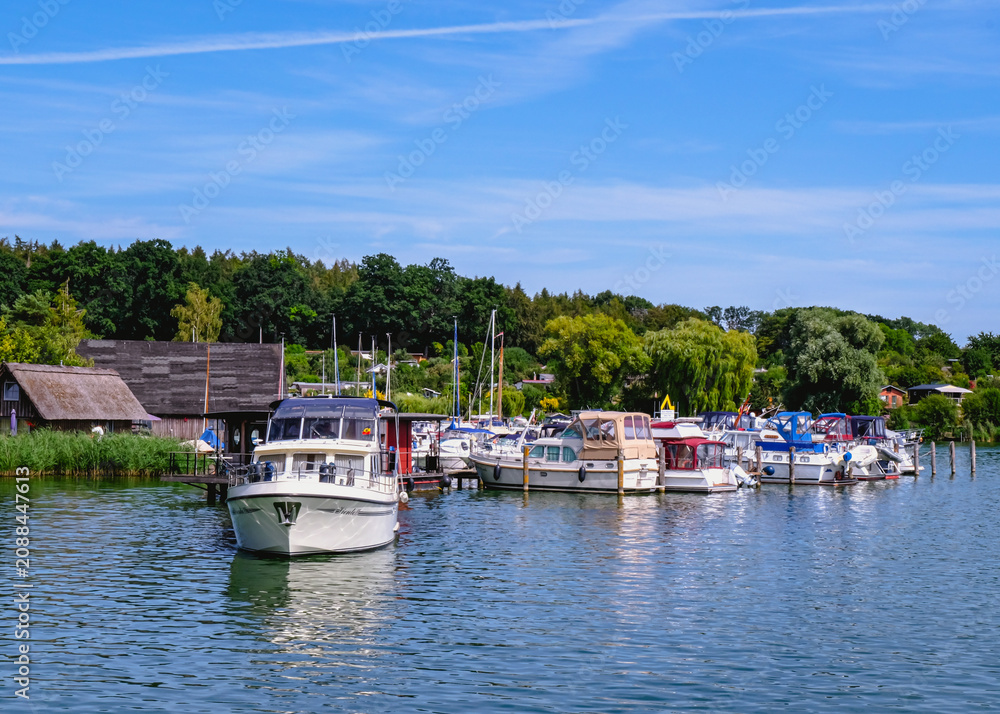 Fototapeta premium Boote See Schwerin (Querformat)