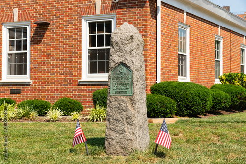 фотографія Washington's Route Obelisk Number Two