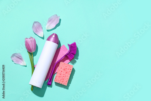 Cleaning supplies with spri...
