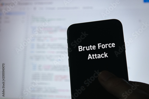 Cuadro en lienzo Brute Force Attack on Mobile: Understanding Credential Cracking and Authenticati