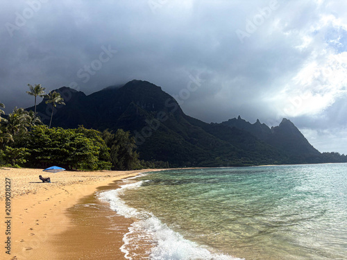 Schilderij op canvas tropical beach with oncoming storm