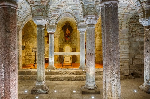 Foto Interior of an old crypt in a church