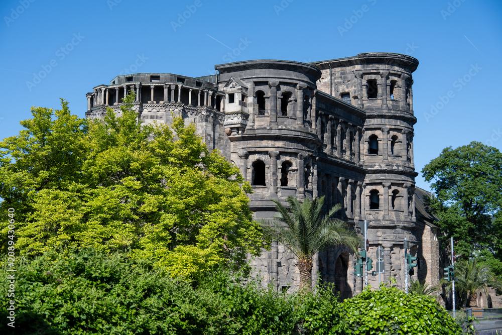Obraz premium Porta Nigra Roman Gate With Greenery in Trier