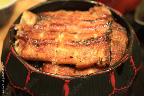 Schilderij op canvas 皿に盛られたうなぎ料理のひつまぶし