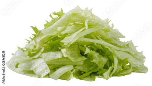 Fotografía Isolated close-up fresh vibrant green shredded iceberg lettuce for healthy salad
