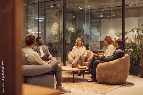 Professional Group Coaching in Contemporary Workplace with Collaborative Discussion