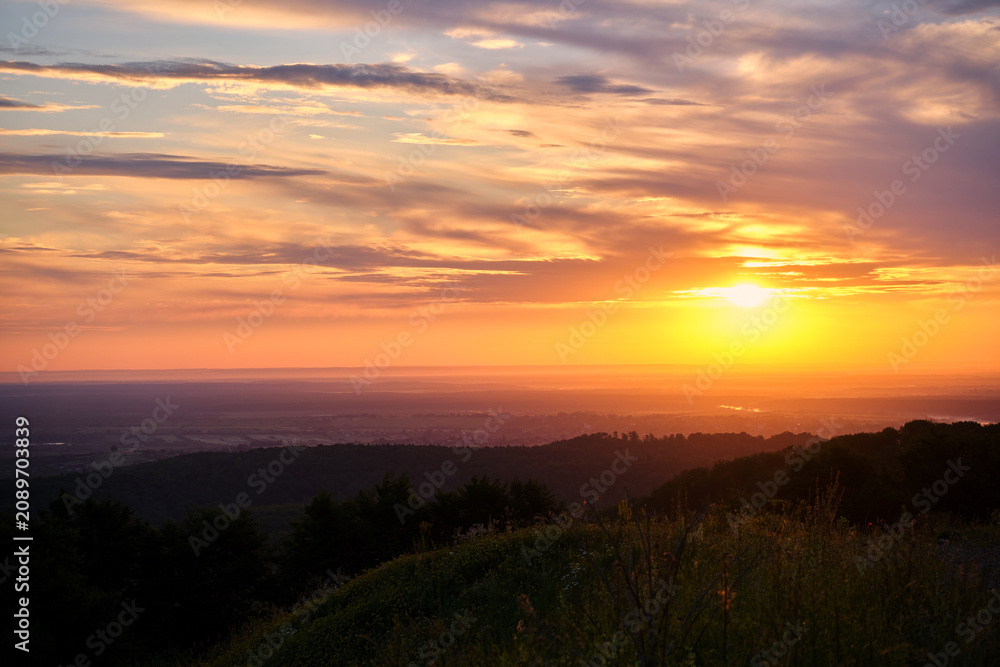 Fototapeta premium Golden Sunrise Over the Landscape