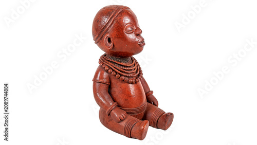 Photos Traditional ancient stone tribal idol sculpture artifact statue isolated on a tr
