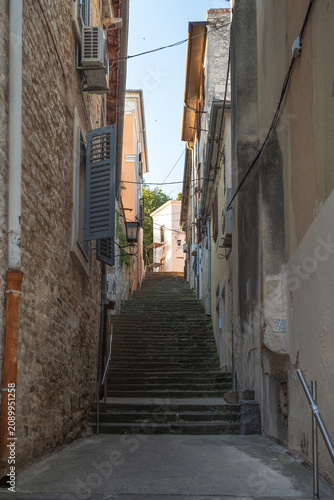 Принти на полотні narrow street in the old town
