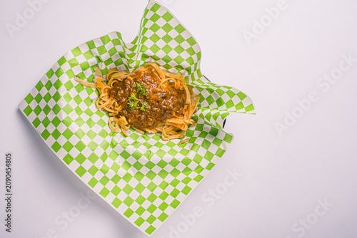 Cuadro en lienzo like pasta mingling with bolognese sauce and fresh tomatoes, finding peace withi