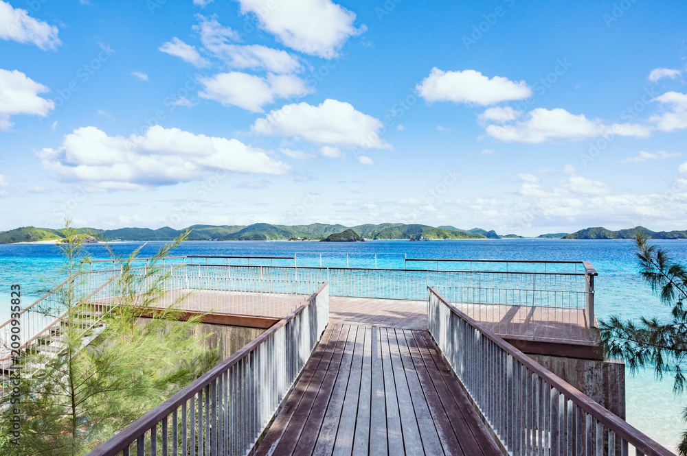 Obraz premium 慶良間諸島 ニシバマビーチテラス（阿嘉島）