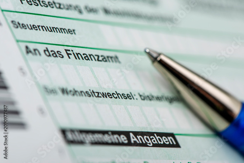 Steuererklärung für Finanzamt mit Formular