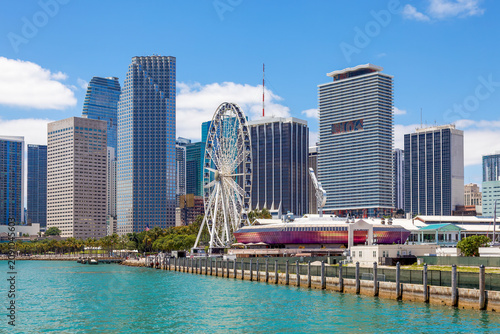 Miami marina and Skyviews Observation Wheel at Bayside Marketplace