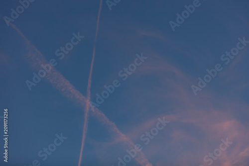 Overlay de Ciel trainées d'avion rose 