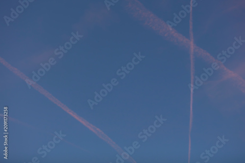 Overlay de Ciel trainées d'avion rose 