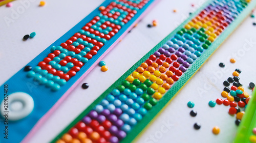 Children's crafts: diamond mosaic on handmade bracelets