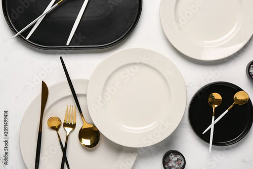Table setting with clean pl...