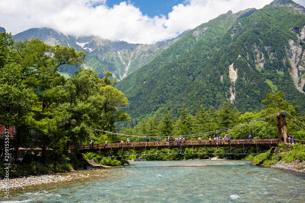 Fototapeta premium 上高地 梓川 河童橋 穂高連峰 夏