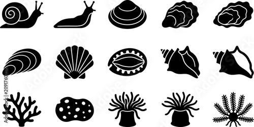 Foto Set of sea creatures and marine life icons in black and white.