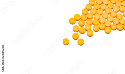 Tableau sur toile Pain killer tablets pills on white background