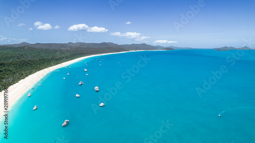Photos Aerial views of the Whitsundays with boats