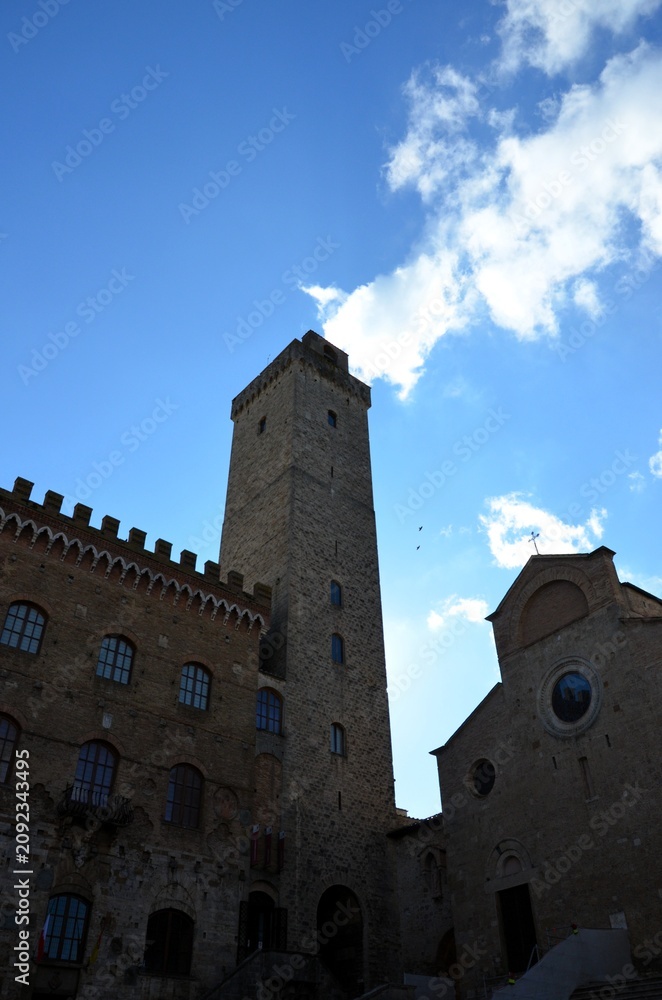Obraz premium Towers and rooftops in the historic village of San Gimignano