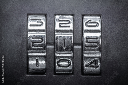 Safe combination lock with random code 215