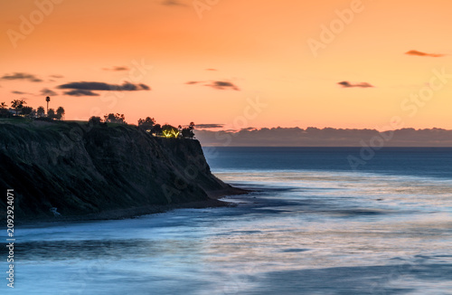 Картината върху платно Bluff Cove Palos Verdes Estates at sunset with ocean waves and dramatic sky