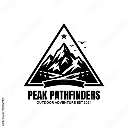 Foto Mountain adventure logo template with triangle frame and peak pathfinders text v