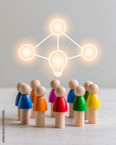Strategy and management are essential for successful project as team with defined roles collaborates to achieve goals and innovation in creative environment