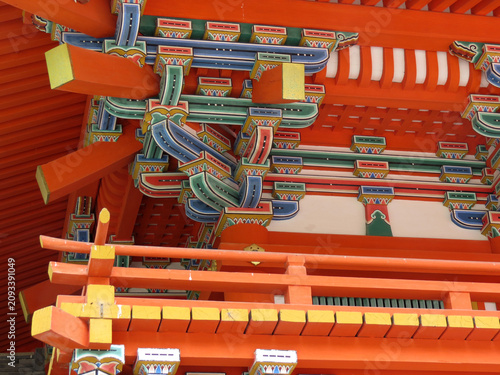 Принти на полотні Intricate colorful traditional wooden bracketing structure at Kishu Toshogu Shri