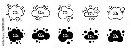10 iconos de emisiones de dióxido de carbono para medio ambiente que representan contaminación, gases y sostenibilidad, estilo línea y sólido