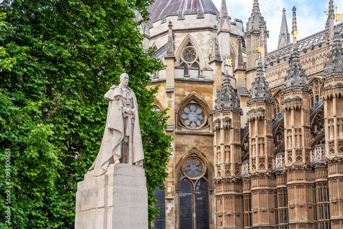 Photography Portland stone statue of King George V by sculptor Sir William Reid Dick, unveil