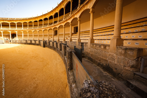 Fotografía security ring for picadores and banderilleros to hide behind