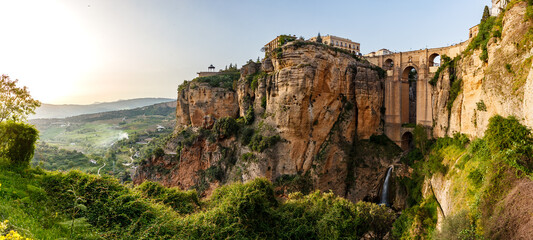 Fotobehang Ronda Puente Nuevo Ronda panorama met brug over El Tajo  © Pete Niesen Photo