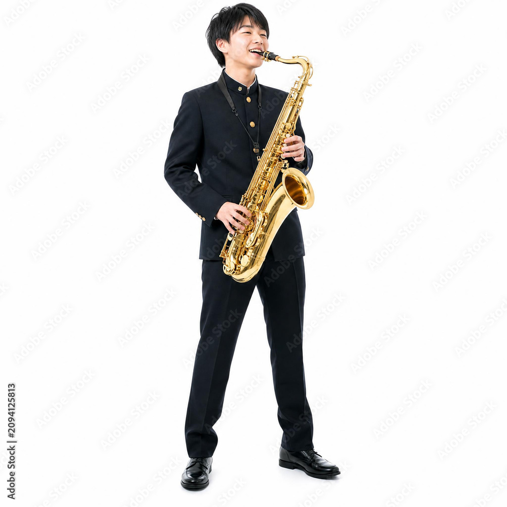 Fototapeta premium サックスを吹く男子高校生のイメージ 白背景、日本人