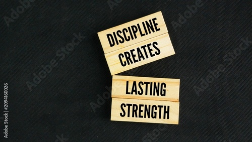 Quadro su tela Say or quote inspiration and motivation to succeed Discipline Creates Lasting Strength