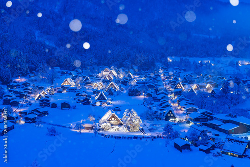 Foto 岐阜白川郷_雪のライトアップの風景