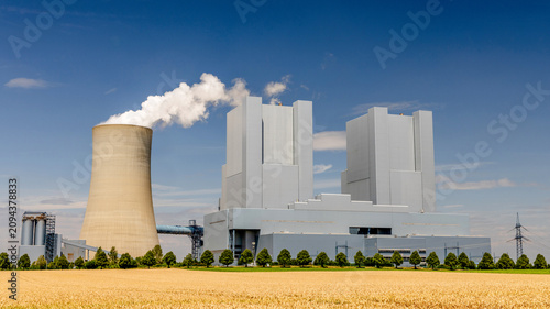 Tableau sur toile Kraftwerk Neurath lignite power station near Grevenbroich, Germany, generating electricity from brown coal with cooling towers and industrial infrastructure