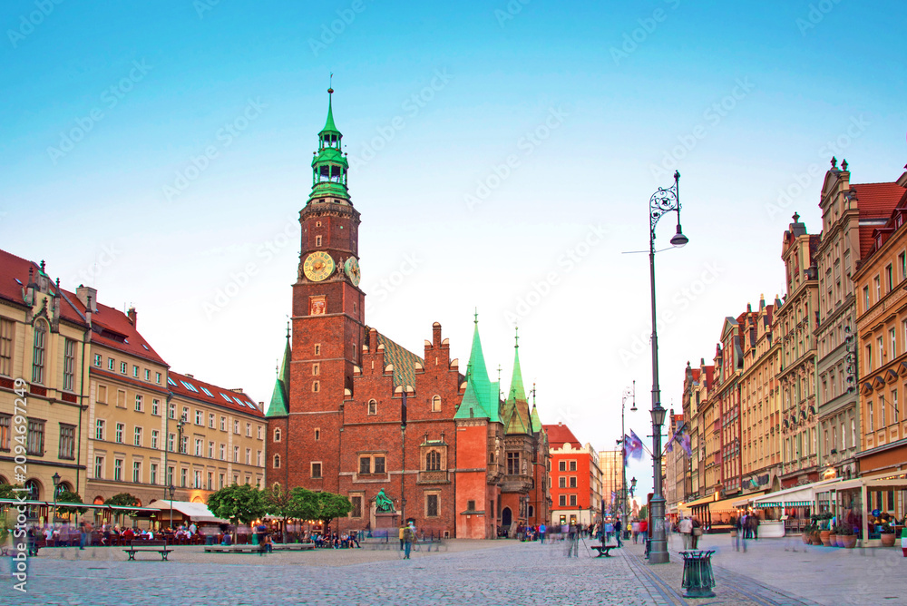 Fototapeta premium Beautiful urban landscape with Town Hall on the medieval Market square in Wroclaw (capital of Silesia), Poland, Europe