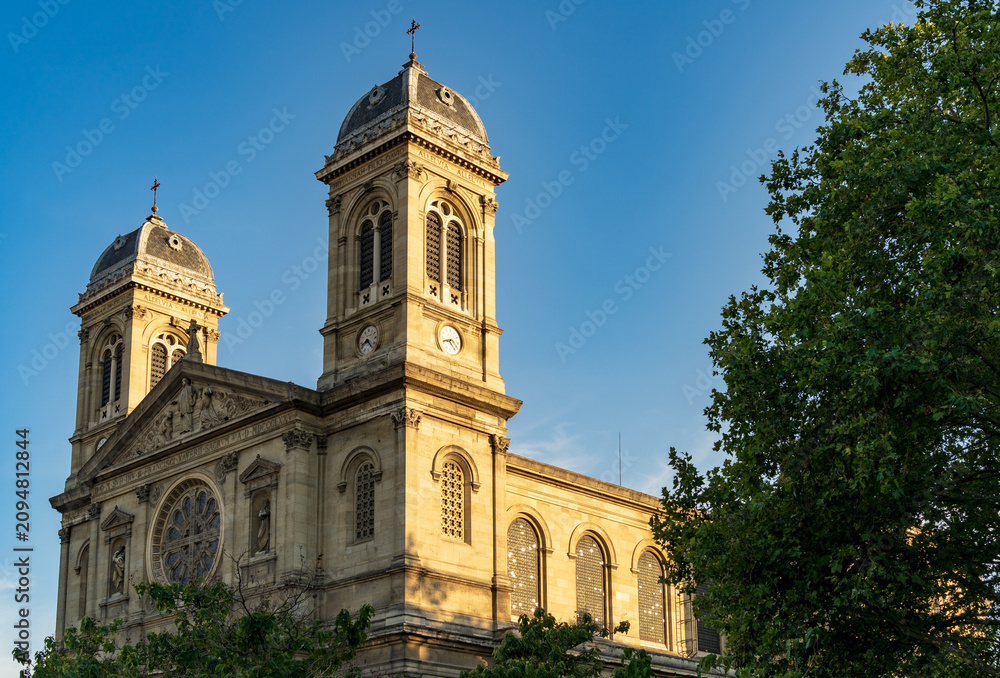 Fototapeta premium Eglise Saint-François Xavier, quartier des Invalides, Paris, France