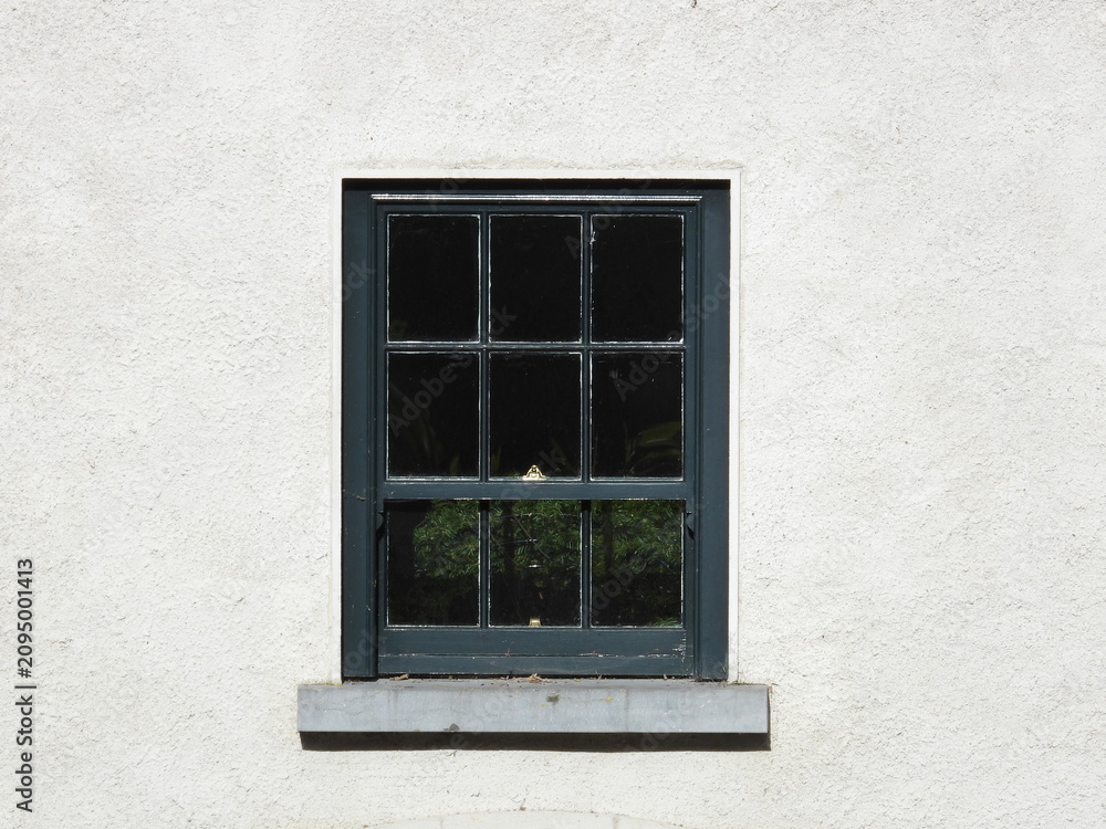 Obraz premium old window with shutters