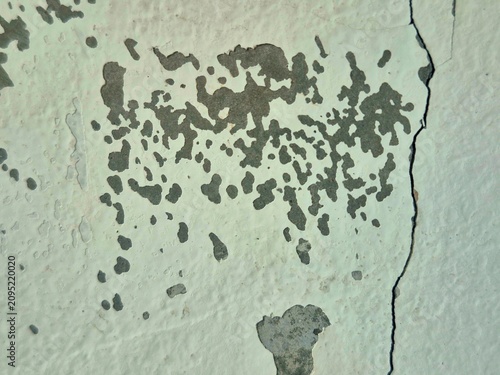 Foto Peeling Paint and Cracks on Weathered Concrete Wall Texture