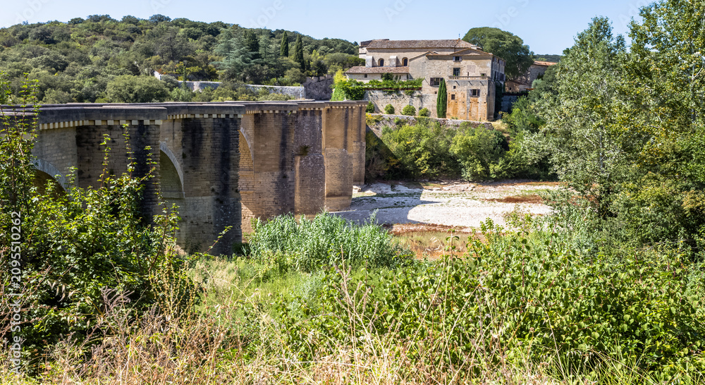 Naklejka premium Pont Saint-Nicolas, Gard, France 