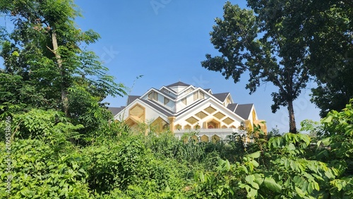 Tsamarul Insan Mosque, located within the Jambi Islamic Center area near Sultan Thaha Airport and the Jambi Zoo.