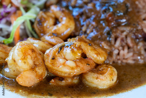 
Shrimp in a flavorful sauce, served with seasoned rice, offering a taste of Costa Rica’s tropical cuisine