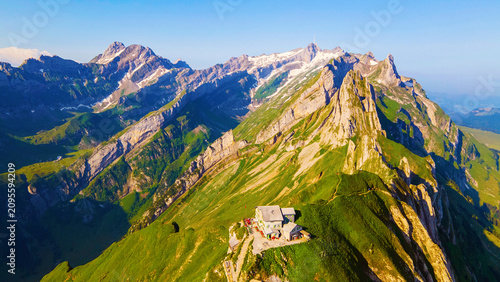 Foto Schaefler mountain ridge, Swiss Alpstein alpine Appenzell Innerrhoden, Switzerla