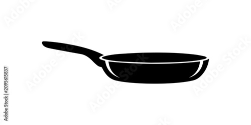 Fotografía Black silhouette of a cast iron pan, isolated on a white background