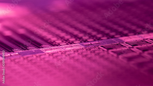 Slika na platnu Wafer with electronic chips experiencing purple light refraction